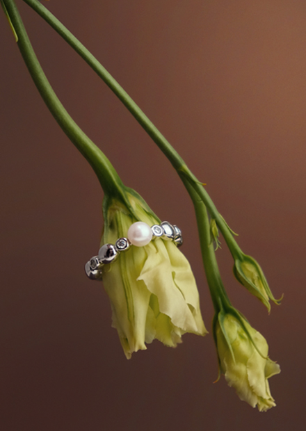 Gaura Earrings