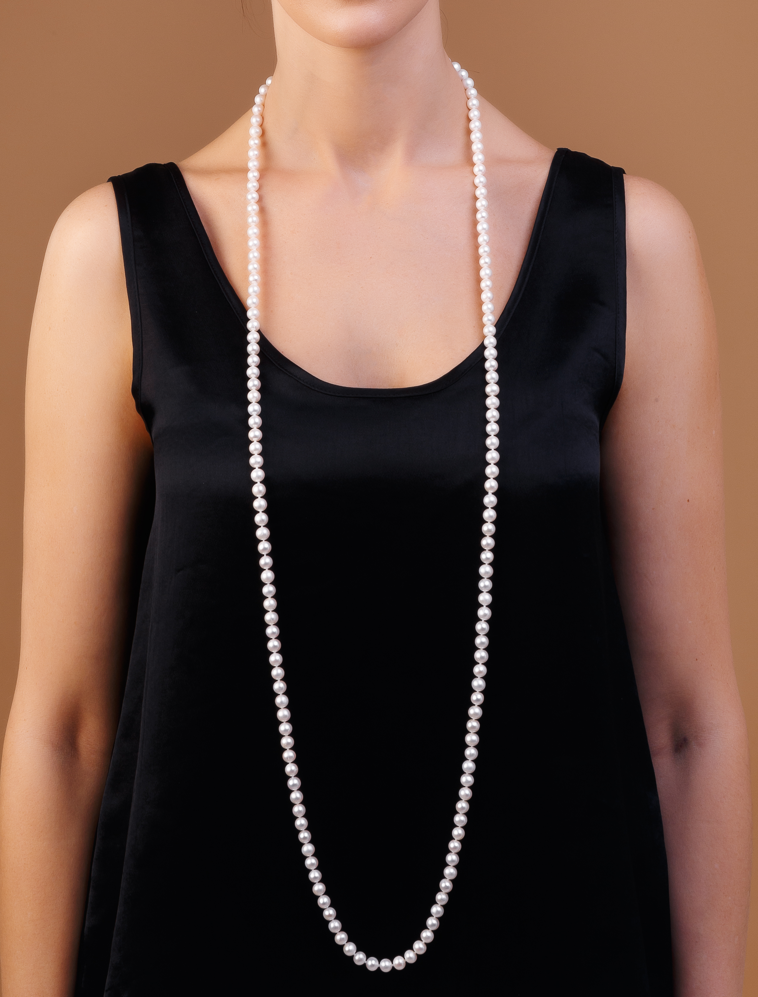 Styles of pearl necklaces